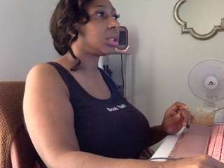 le modèle madamg est en webcam porno dans un show sur le site camsoda, il possède les tags suivants: amateur,lingerie,toys,spank,shower,sexy,petite,no smoking,lovense,huge tits,big tits,domination,dirty talk,dildo or vibrator,curvy,cock rating,brown eyes,black hair,hd