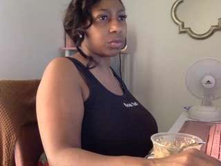 le modèle madamg est en webcam porno dans un show sur le site camsoda, il possède les tags suivants: amateur,lingerie,toys,spank,shower,sexy,petite,no smoking,lovense,huge tits,big tits,domination,dirty talk,dildo or vibrator,curvy,cock rating,brown eyes,black hair,hd