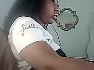 MadamG live webcam show