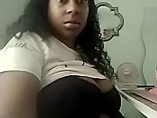 MadamG live webcam show