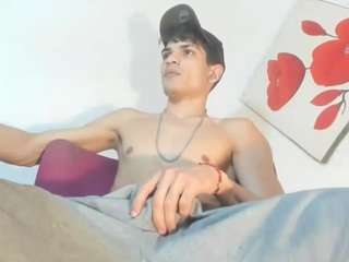 andyloverhuge live webcam show