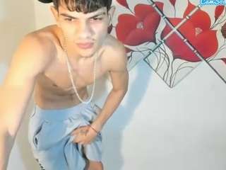 andyloverhuge live webcam show