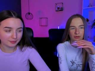 leslie-bird's CamSoda show and profile