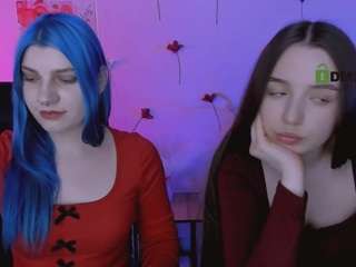 leslie-bird's CamSoda show and profile