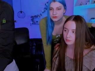 le modèle leslie-bird est en webcam porno dans un show sur le site camsoda, il possède les tags suivants: ahegao,sex toys,ass,massage,naked,natural,nature,normal,oil,orgasm,skinny,lingerie,smoking,solo,strip,striptease,teen 18,toys,twerk,wet