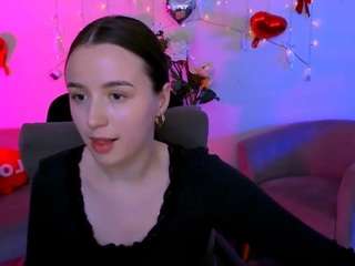 le modèle leslie-bird est en webcam porno dans un show sur le site camsoda, il possède les tags suivants: ahegao,sex toys,ass,massage,naked,natural,nature,normal,oil,orgasm,skinny,lingerie,smoking,solo,strip,striptease,teen 18,toys,twerk,wet
