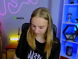 Rebecca-smile's cam show statistics and live stream
