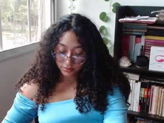 clitia-xx's CamSoda show and profile