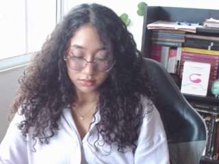 clitia-xx, female webcam model,  years old, on live webcam