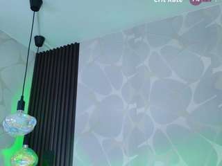 liateylor's CamSoda show and profile