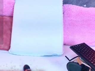 liateylor live webcam show