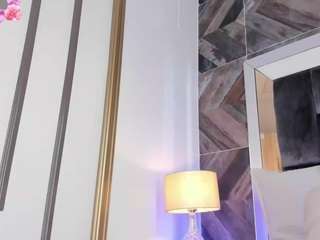 Nayla Grey live webcam show