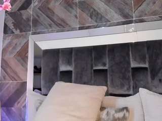 Nayla Grey live webcam show