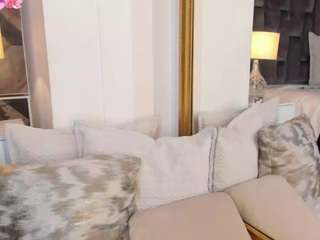 Nayla Grey live webcam show