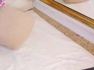 Nayla Grey live webcam show