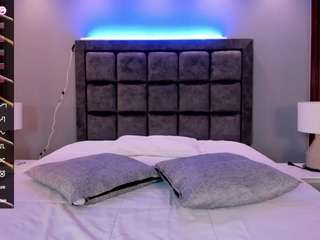  violet-anders chat room