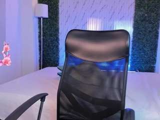 violet-anders's CamSoda show and profile