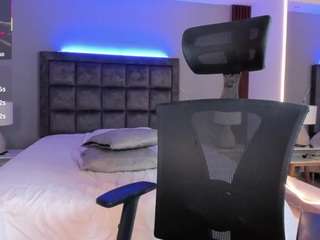  violet-anders chat room