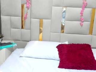 mia-scarlet's CamSoda show and profile