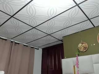 mia-scarlet live cam profile