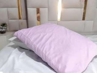 Mia-scarlet live webcam show