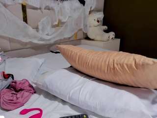 mia-scarlet