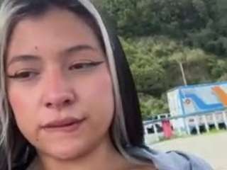 naughtyfriends webcam model