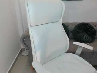 zharaa-fox webcam model