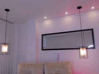 zharaa-fox's CamSoda show and profile