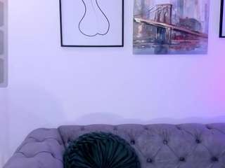 zharaa-fox Live Webcam on CamSoda