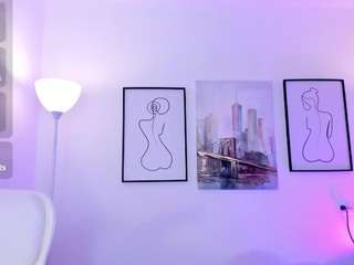 zharaa-fox Live Webcam on CamSoda