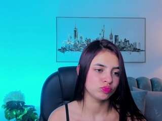 zharaa-fox Live Webcam on CamSoda