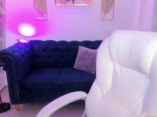 zharaa-fox's CamSoda show and profile