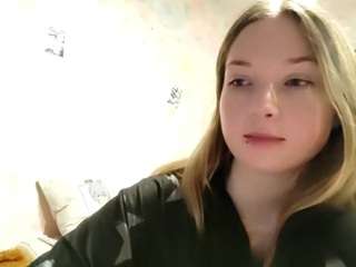 arianguyen's CamSoda show and profile