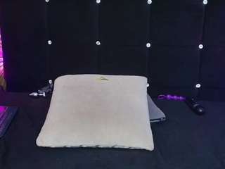 Emmily Keller live cam preview