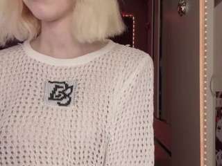 Эта модель сейчас онлайн. hannahgarcia