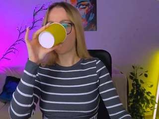 lina-fox12 Live Webcam on CamSoda
