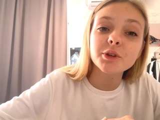  stellamoore chat room