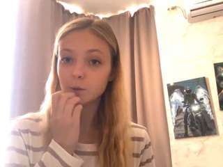  stellamoore chat room