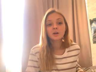  stellamoore chat room