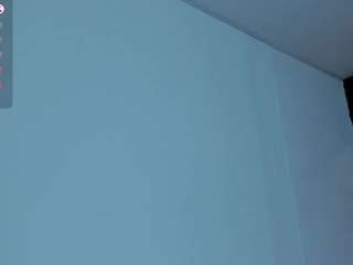 venus-cooper, female webcam model,  years old, on live webcam