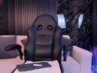 Live cam show with Venus-Cooper