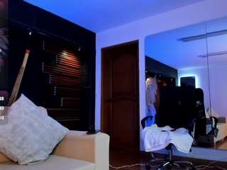 venus-cooper live webcam show