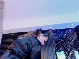 venus-cooper live webcam show