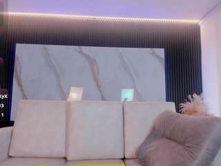 venus-cooper live webcam show