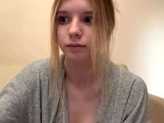  chloe-show chat room