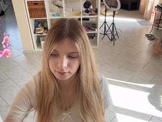 chloe-show