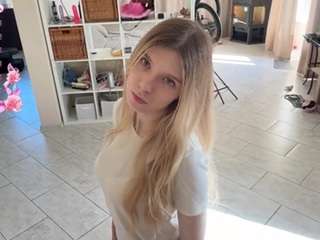 chloe-show