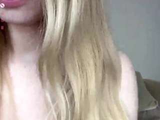 Chloe Show live webcam show