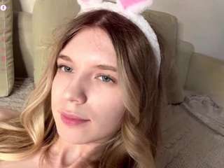 Chloe Show live webcam show